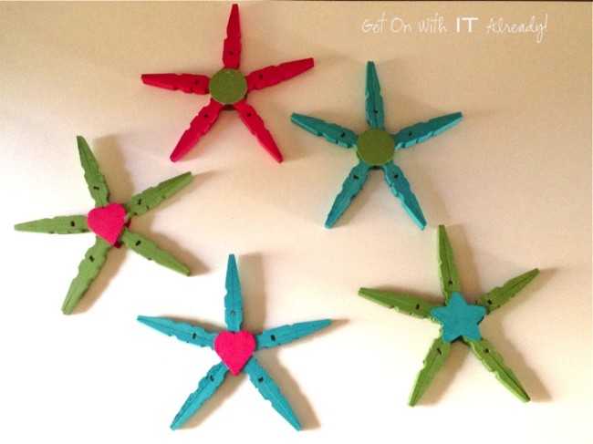 Christmas-Handmade-Star-Decoration-from-pegs