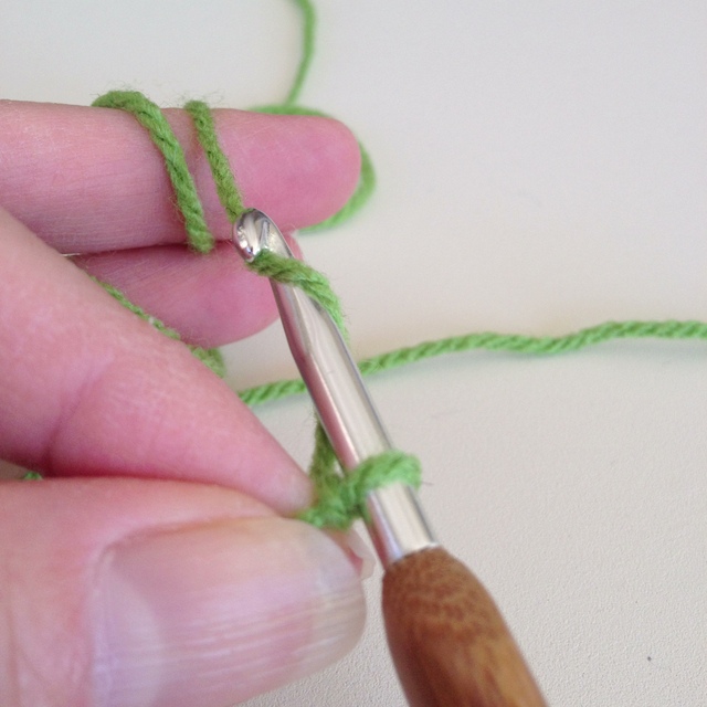 how to crochet chain stitch