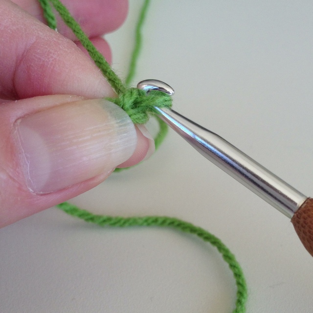 how to crochet chain stitch