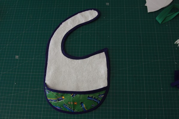 Baby Bib with Pocket (9)