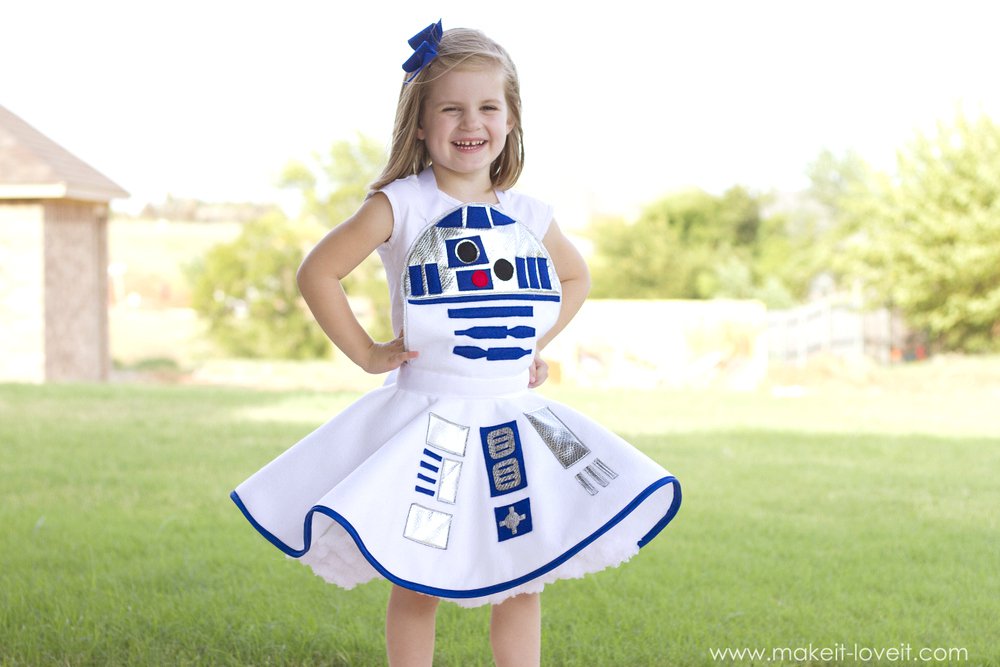 DIY Star Wars R2-D2 Dress Costume FOR GIRLS | via Make It and Love It