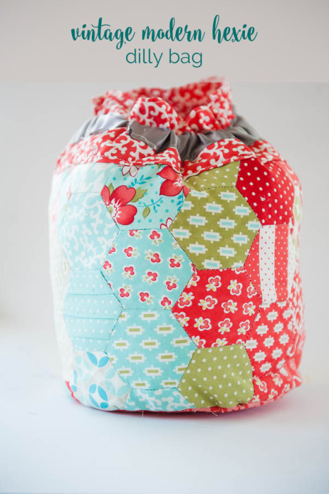 hand-stitched-hexie-dilly-bag-made-from-Vintage-Modern-by-Bonnie-and-Camille-for-Moda