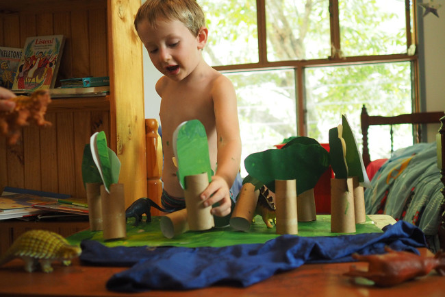 recycled kids craft // recycled_dinosaur_forest4