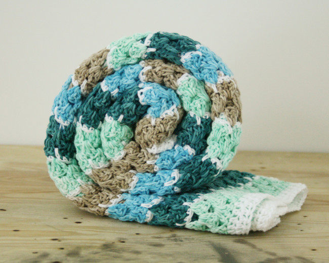 Crochet-spike-stitch-blanket-blue3